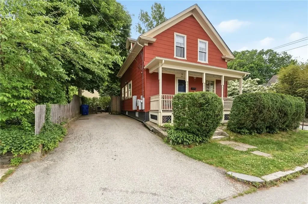 271 Highland Avenue Providence RI 02906