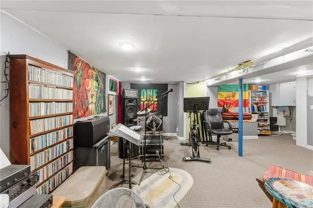 271 Highland Avenue Providence RI 02906