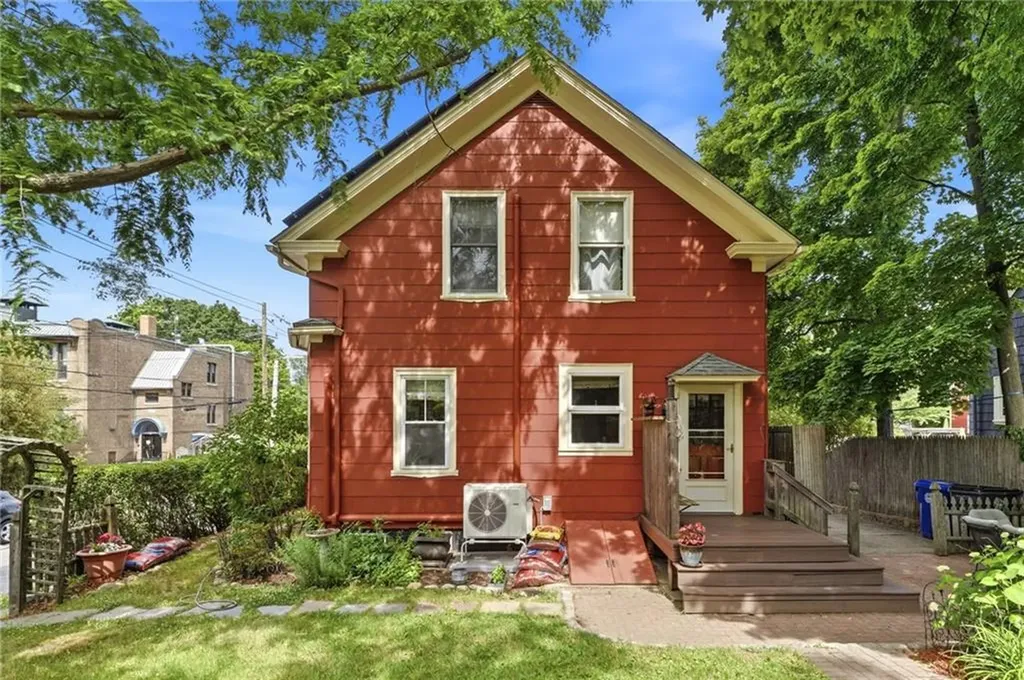271 Highland Avenue Providence RI 02906