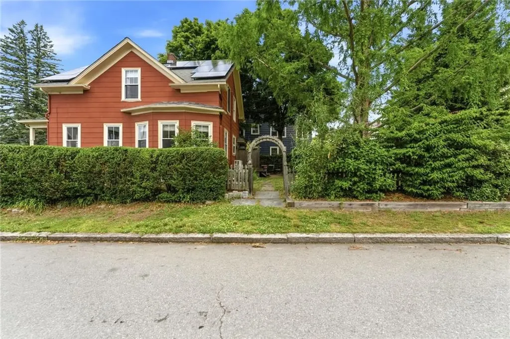 271 Highland Avenue Providence RI 02906