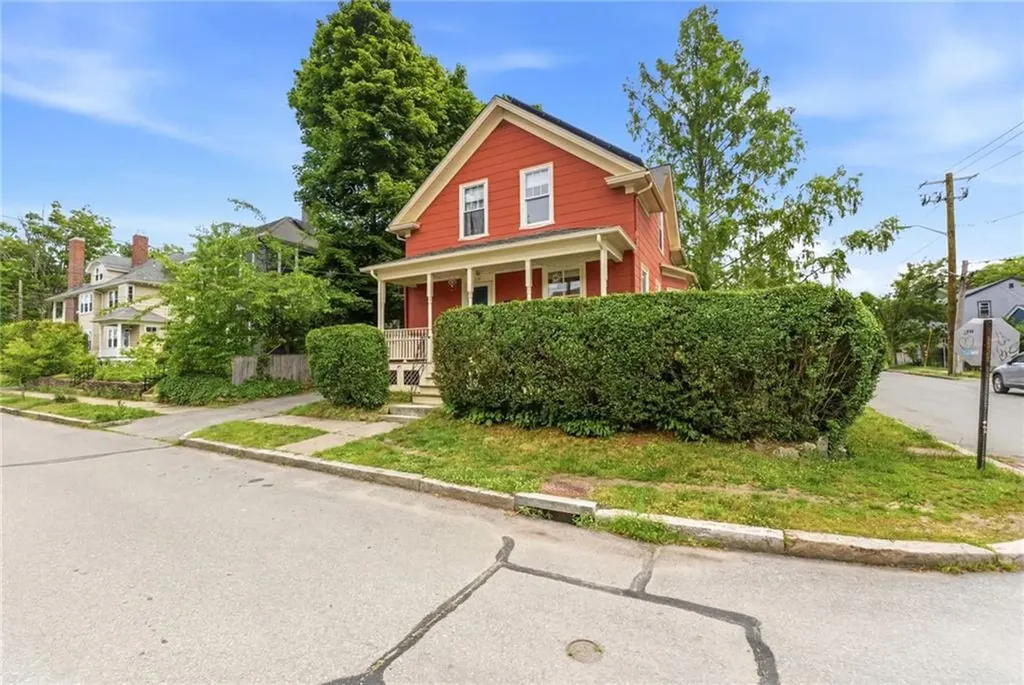 271 Highland Avenue Providence RI 02906