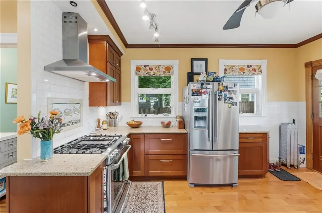 271 Highland Avenue Providence RI 02906