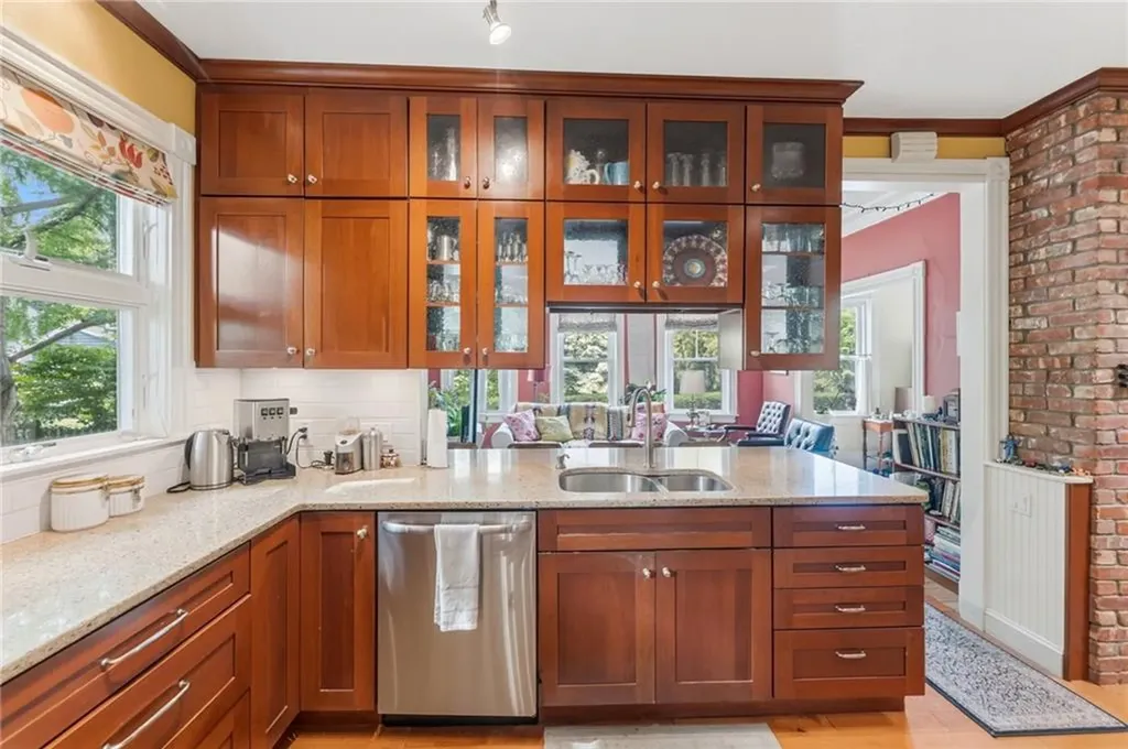271 Highland Avenue Providence RI 02906