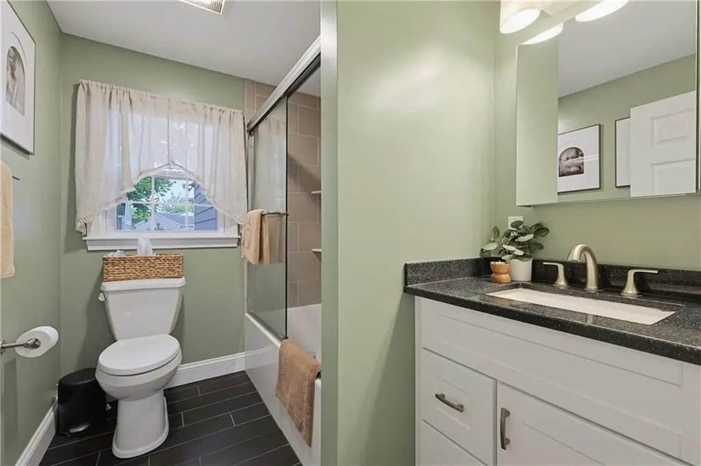 82 Leroy Drive East Providence RI 02915