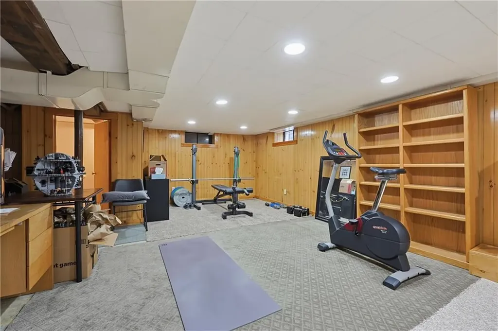 82 Leroy Drive East Providence RI 02915