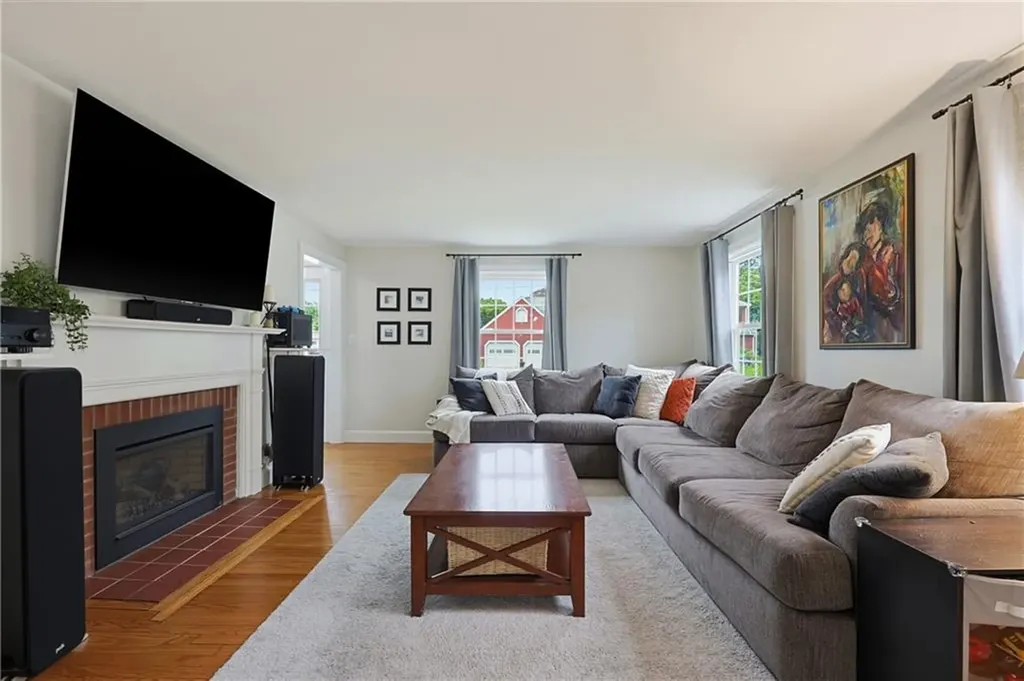 82 Leroy Drive East Providence RI 02915