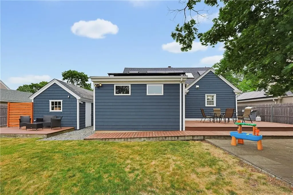 82 Leroy Drive East Providence RI 02915