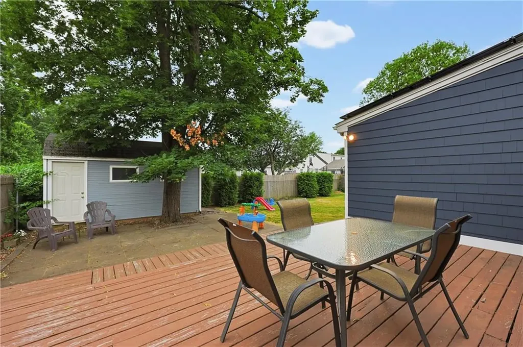 82 Leroy Drive East Providence RI 02915