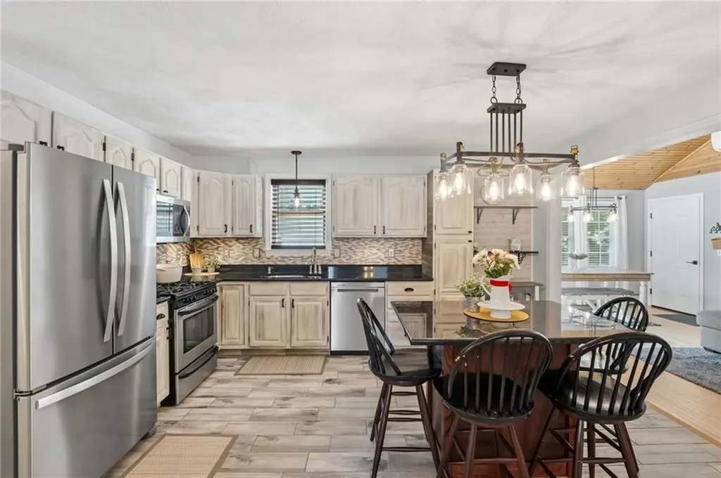 8 Pineridge Drive Smithfield RI 02917