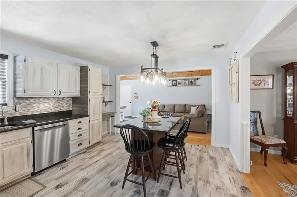 8 Pineridge Drive Smithfield RI 02917