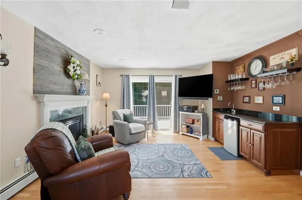 8 Pineridge Drive Smithfield RI 02917