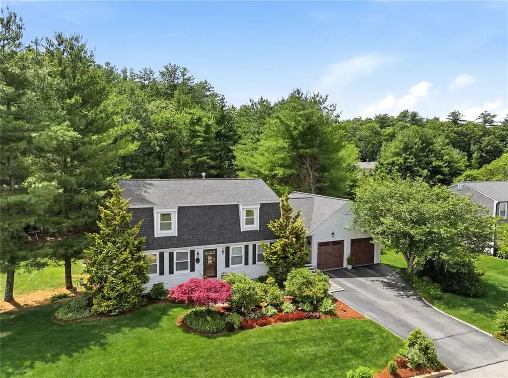 8 Pineridge Drive Smithfield RI 02917