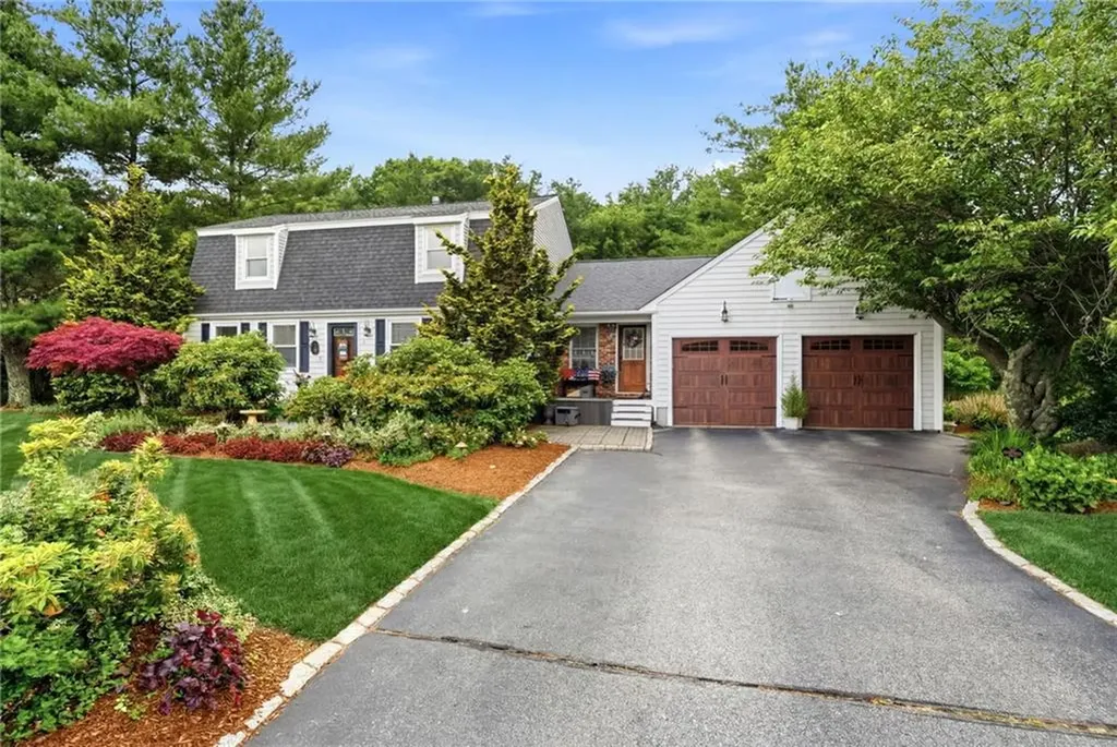 8 Pineridge Drive Smithfield RI 02917