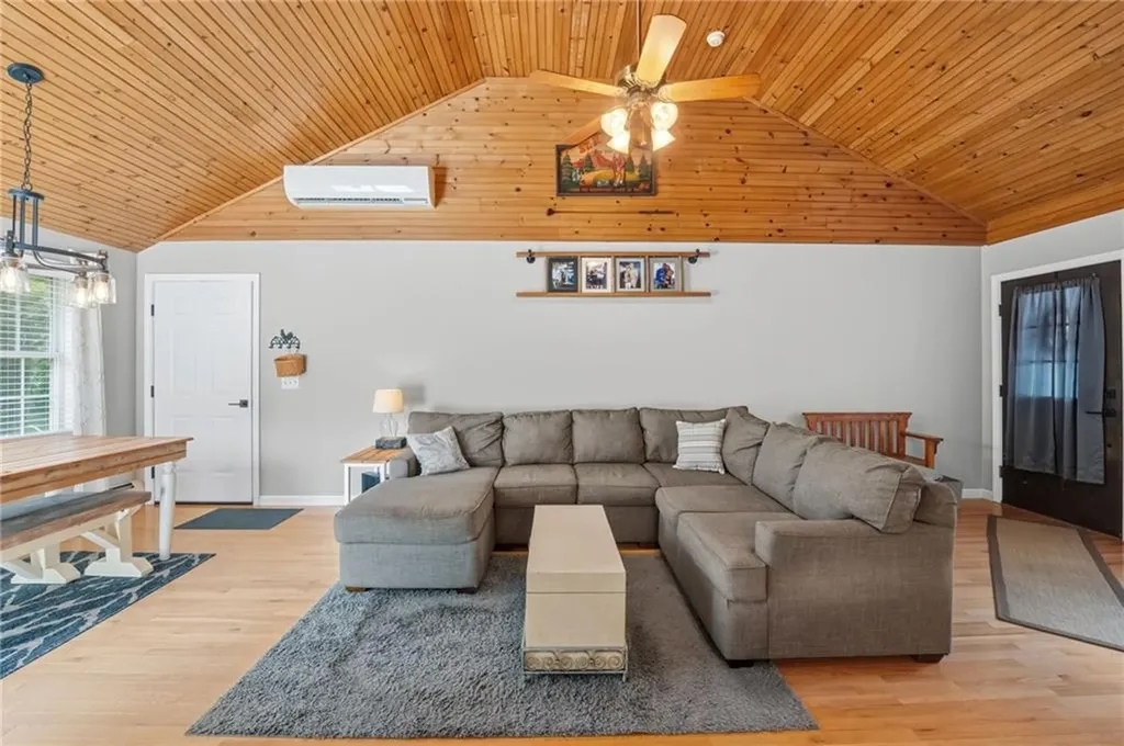 8 Pineridge Drive Smithfield RI 02917