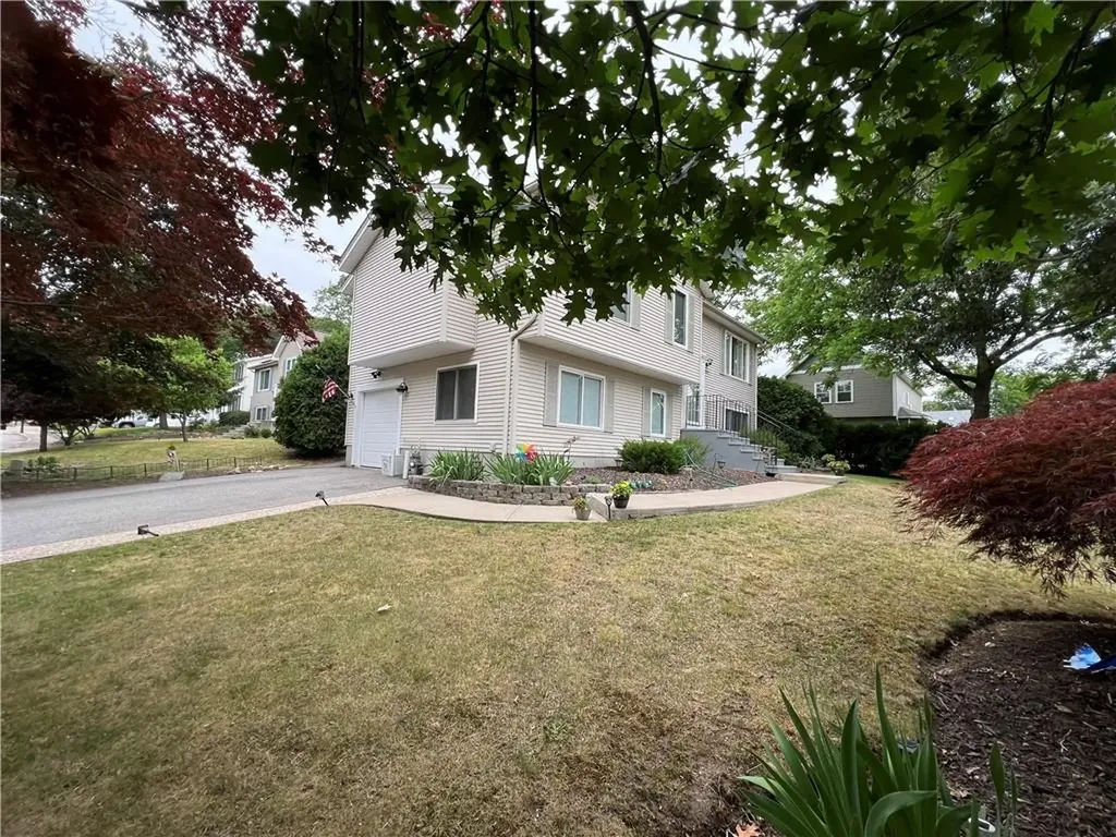 1089 Greenwich Avenue Warwick RI 02886