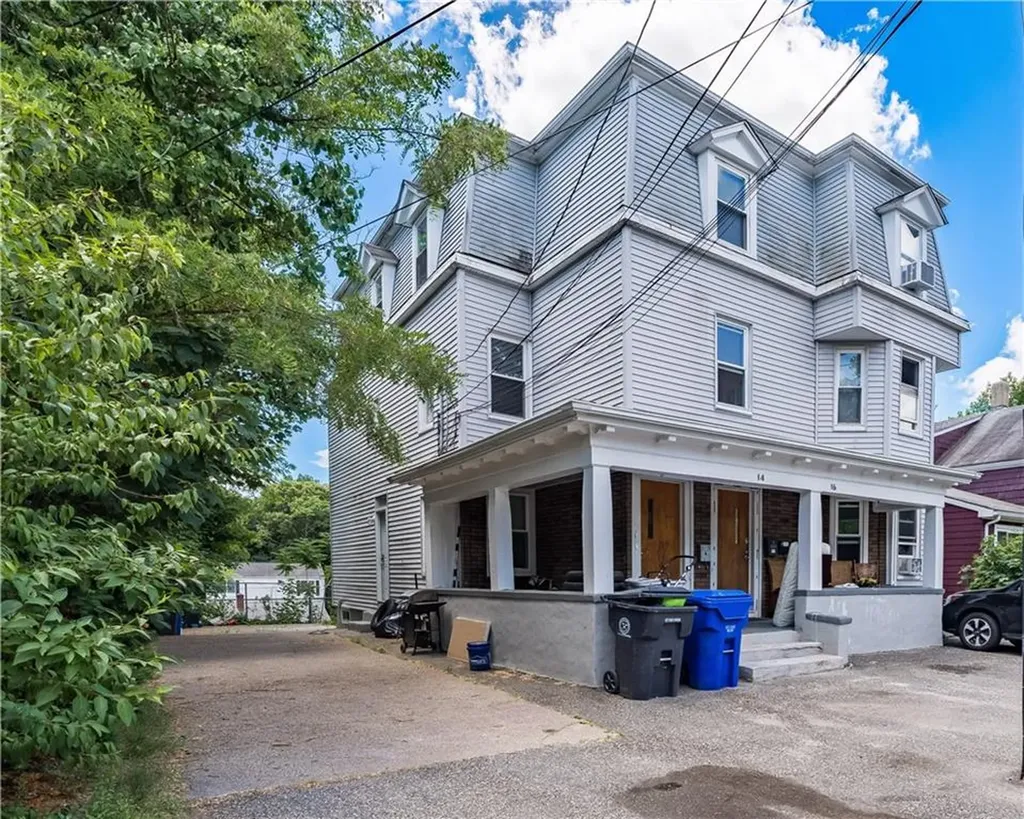 14 16 Garfield Avenue East Providence RI 02916