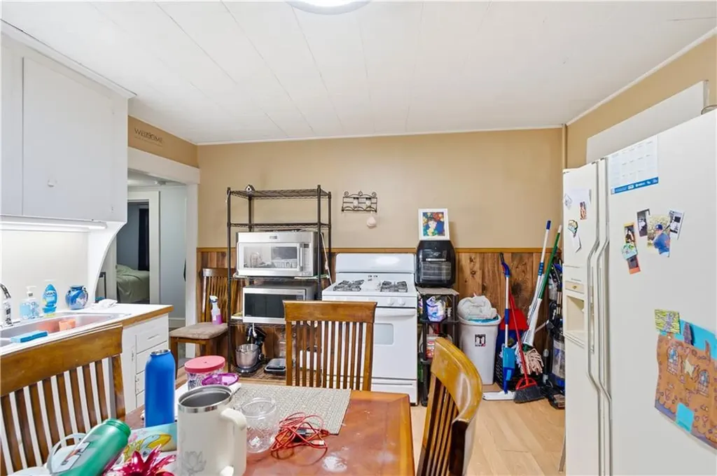 14 16 Garfield Avenue East Providence RI 02916