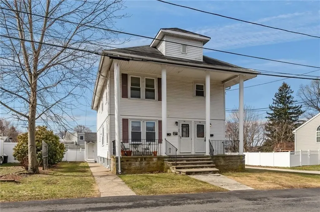 28 Island Avenue East Providence RI 02916