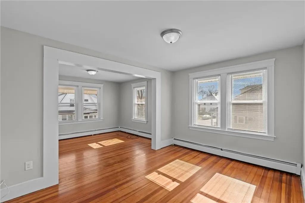 28 Island Avenue East Providence RI 02916