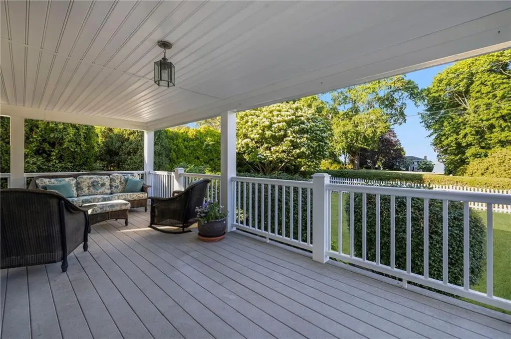 127 Beacon Avenue Warwick RI 02889