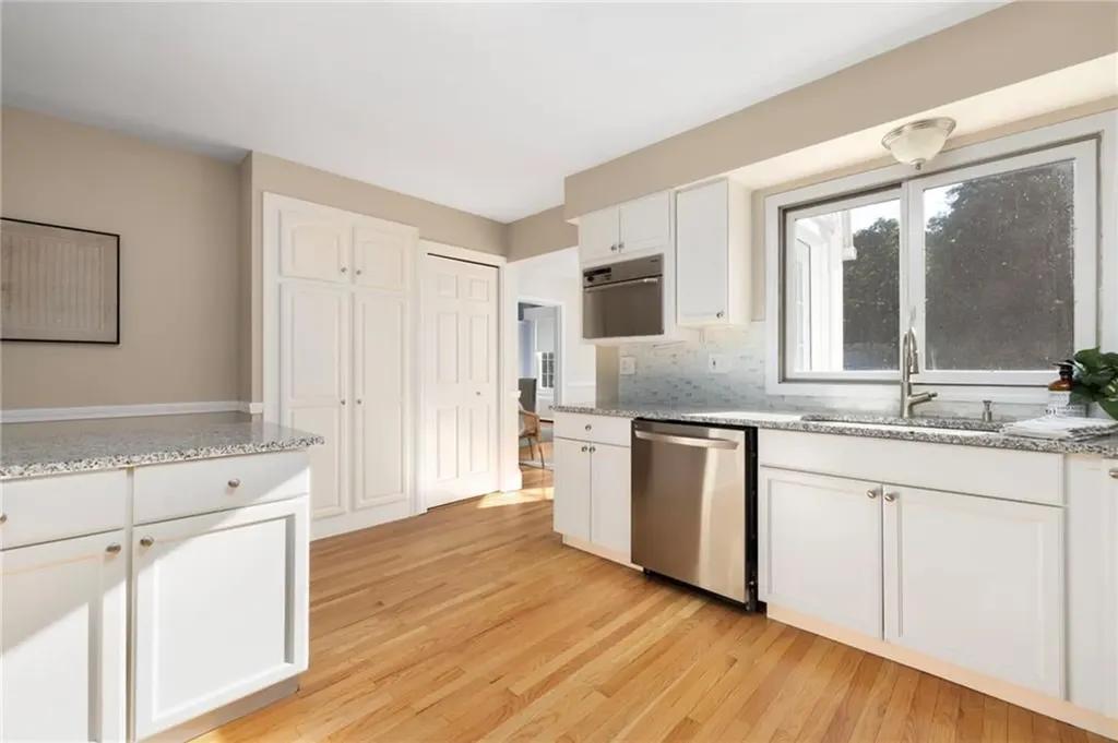 127 Beacon Avenue Warwick RI 02889
