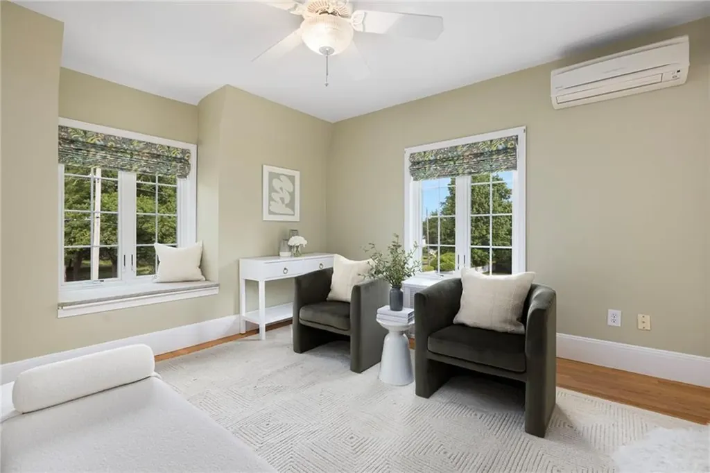 127 Beacon Avenue Warwick RI 02889