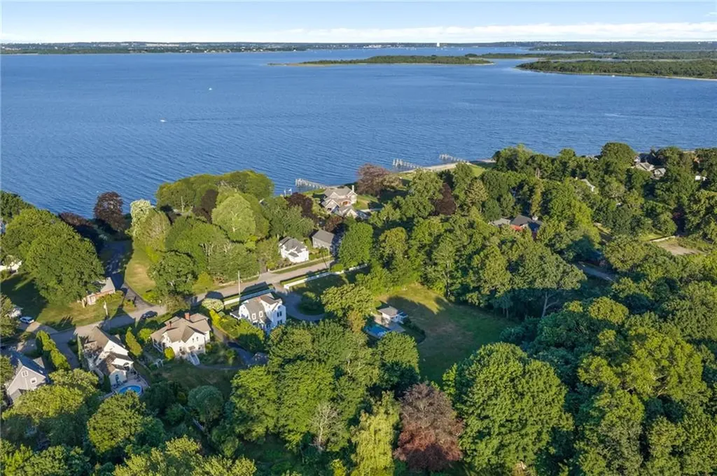 127 Beacon Avenue Warwick RI 02889