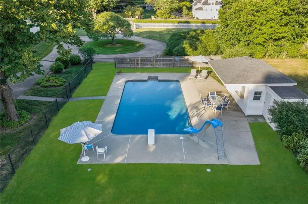 127 Beacon Avenue Warwick RI 02889