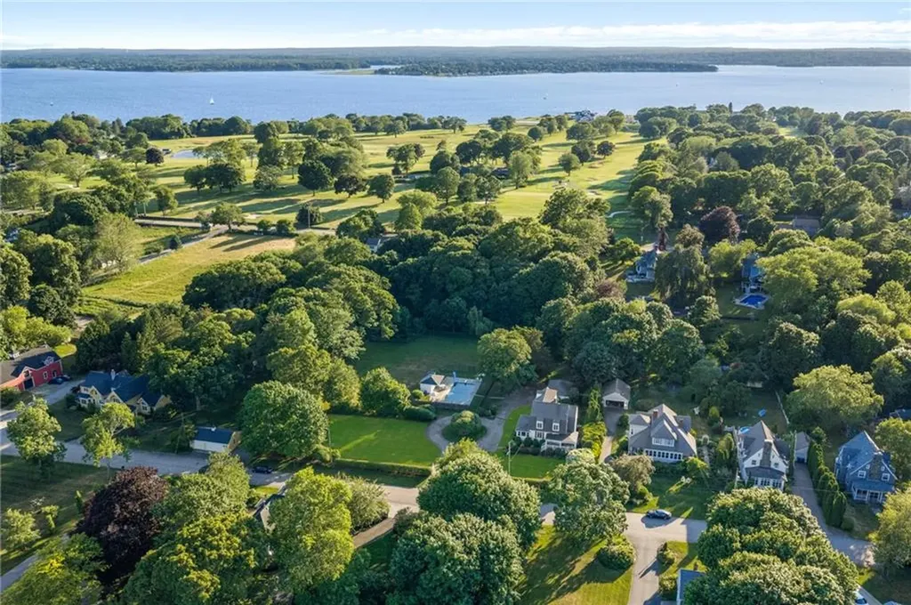 127 Beacon Avenue Warwick RI 02889