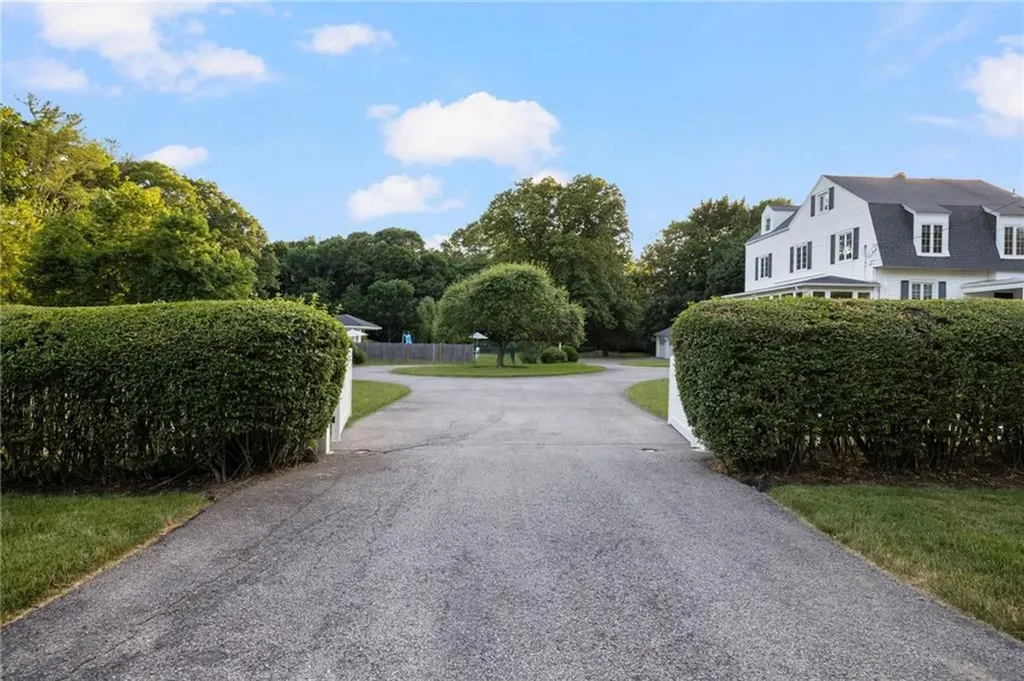 127 Beacon Avenue Warwick RI 02889