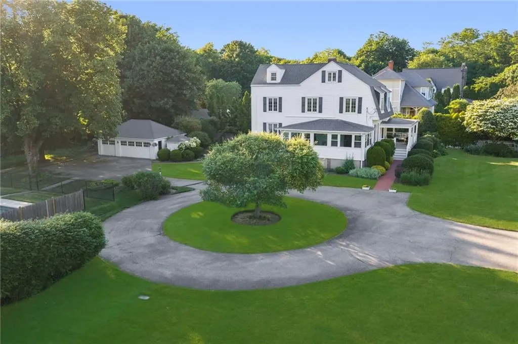 127 Beacon Avenue Warwick RI 02889