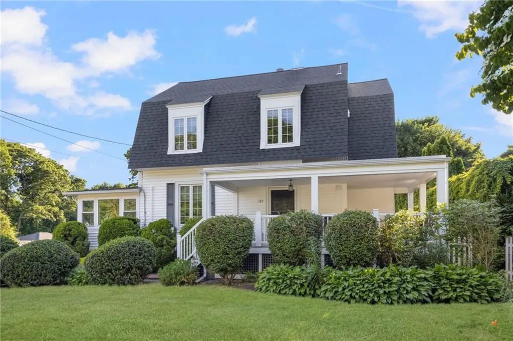 127 Beacon Avenue Warwick RI 02889