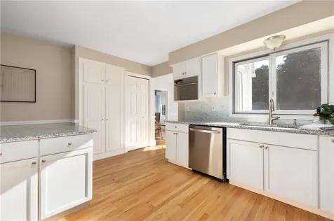 127 Beacon Avenue Warwick RI 02889