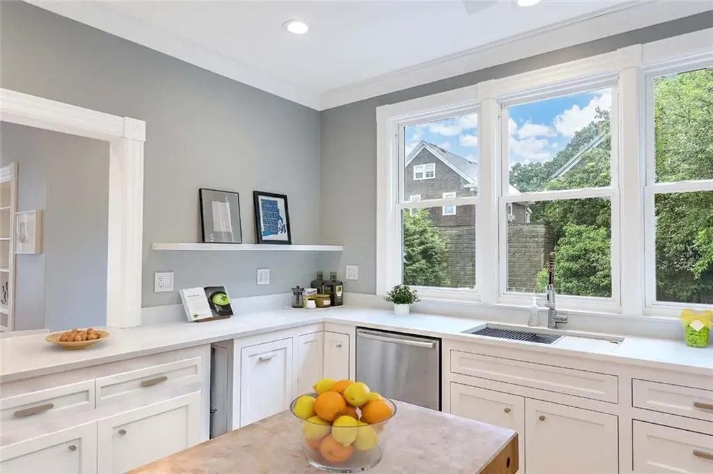 47 Lauriston Street Providence RI 02906