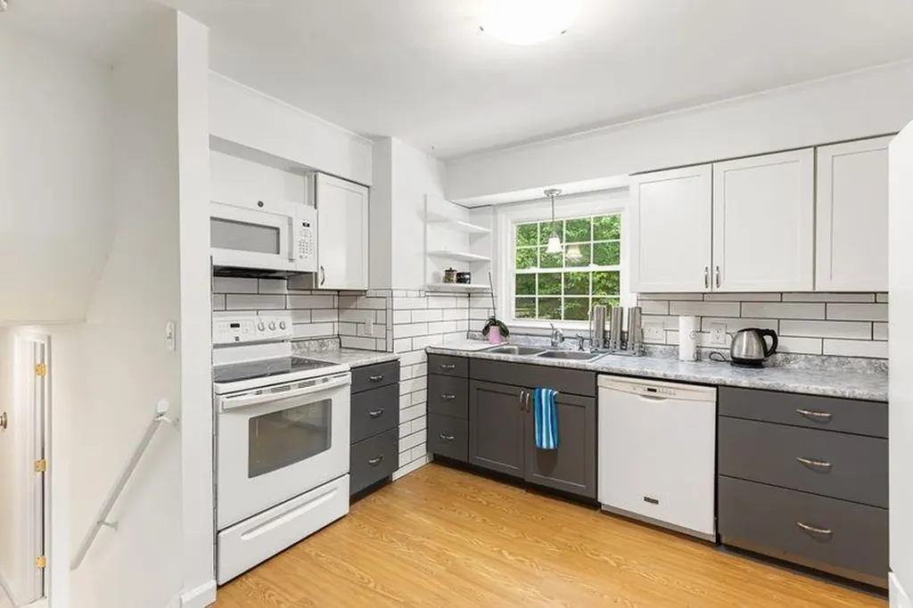 47 Gentian Drive South Kingstown RI 02879