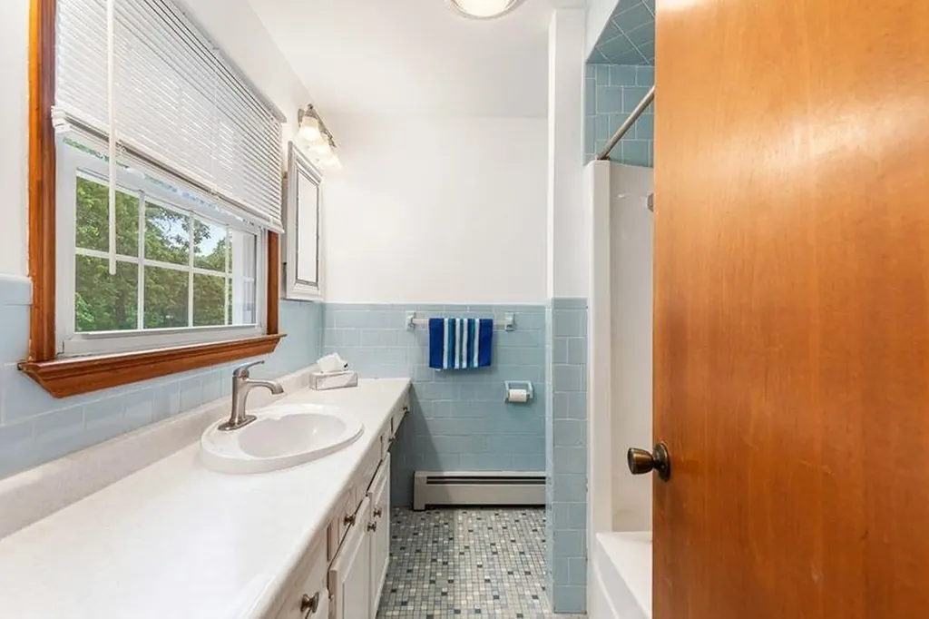 47 Gentian Drive South Kingstown RI 02879