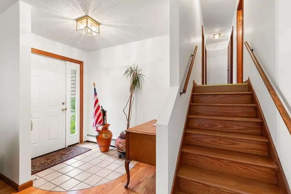 47 Gentian Drive South Kingstown RI 02879
