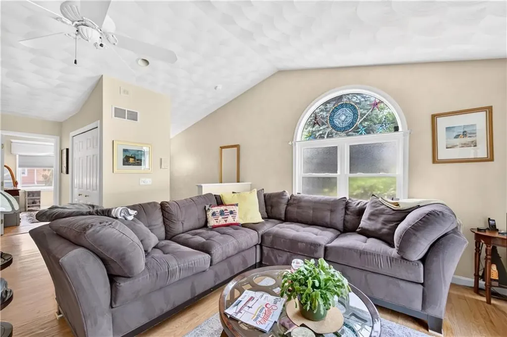 266 Scituate Avenue Cranston RI 02921