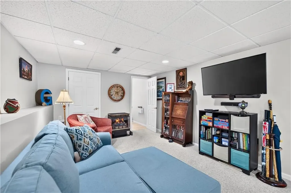 266 Scituate Avenue Cranston RI 02921