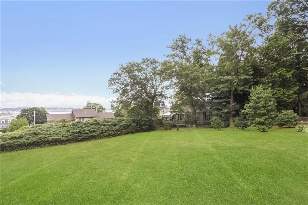 428 Gibbs Avenue Newport RI 02840