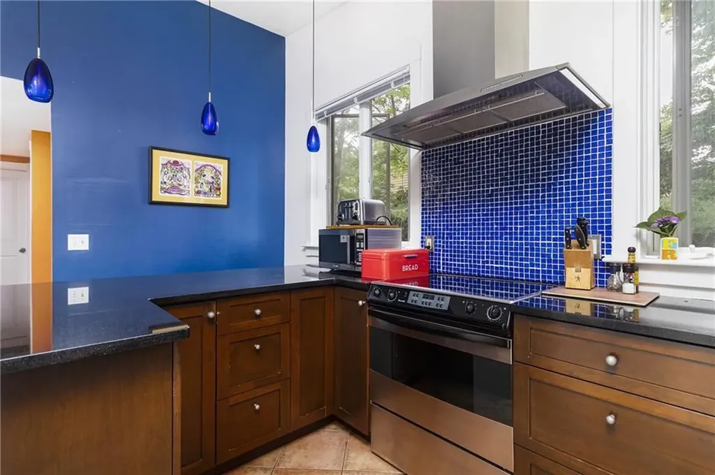 428 Gibbs Avenue Newport RI 02840