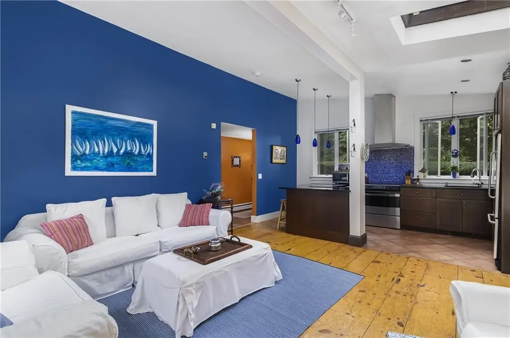 428 Gibbs Avenue Newport RI 02840