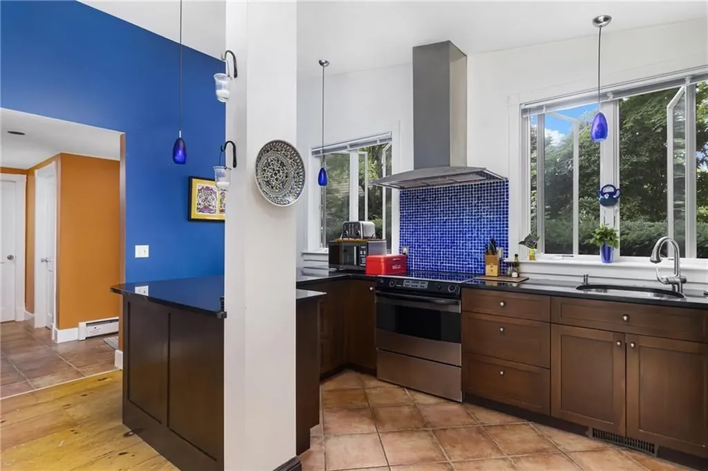 428 Gibbs Avenue Newport RI 02840