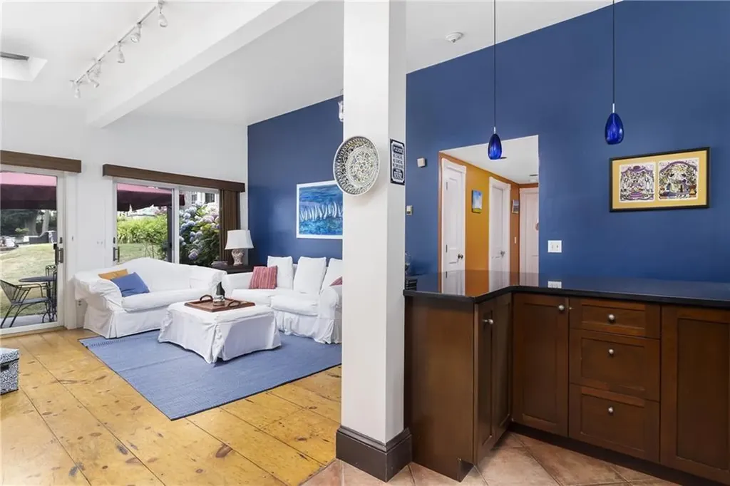 428 Gibbs Avenue Newport RI 02840