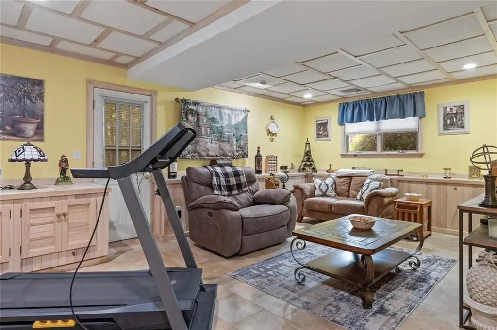 46 Canonchet Trail Cranston RI 02921
