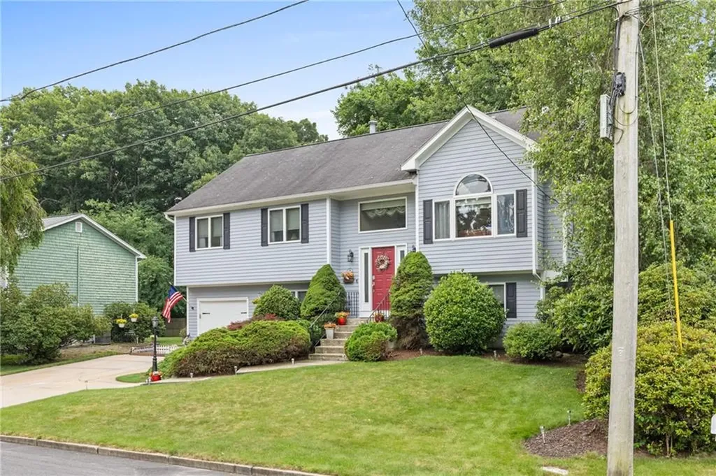 46 Canonchet Trail Cranston RI 02921