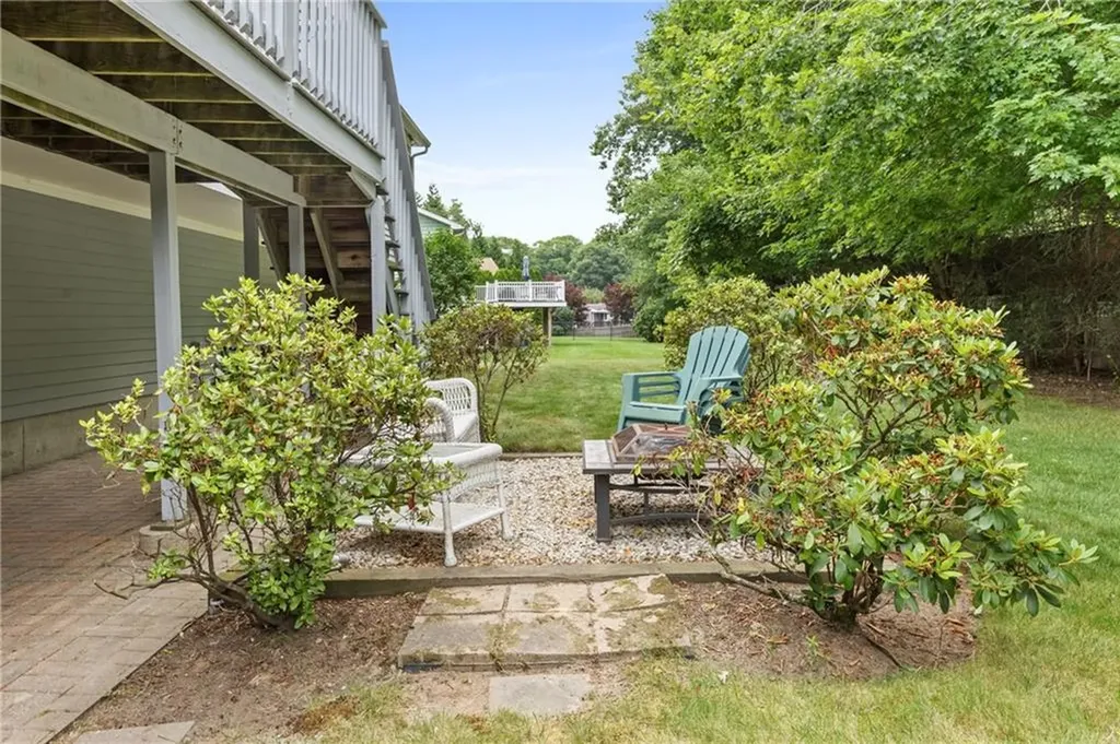 46 Canonchet Trail Cranston RI 02921