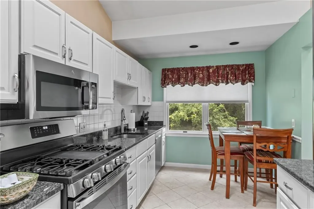 46 Canonchet Trail Cranston RI 02921