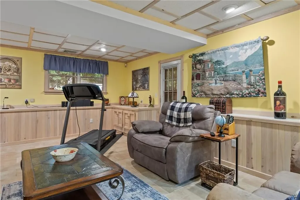 46 Canonchet Trail Cranston RI 02921