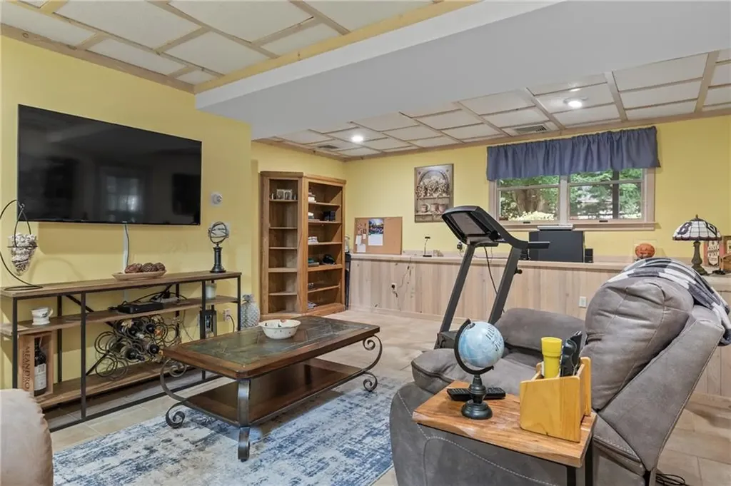 46 Canonchet Trail Cranston RI 02921